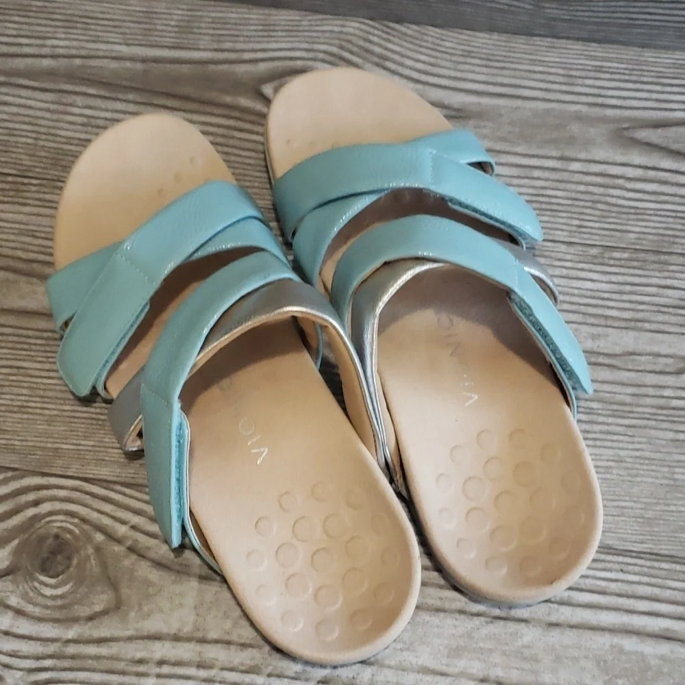 Vionic Hadlie 11 baby blue and silver slide woman sandals